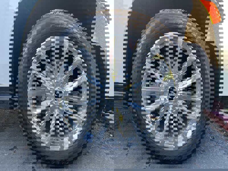 Used 2021 Cadillac Escalade ESV Premium Luxury w/ Driver Assist Tech Package image 16