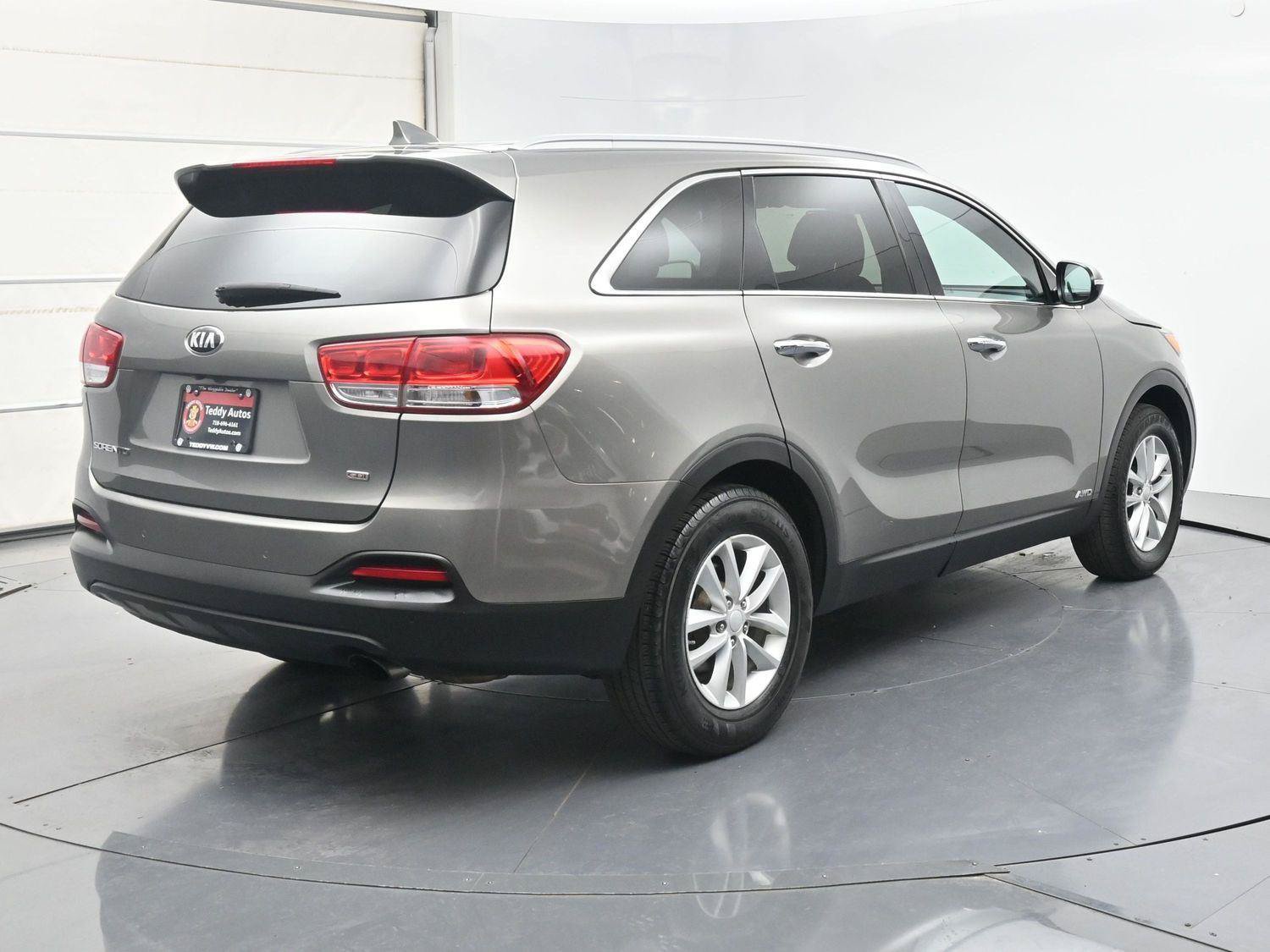 Used 2017 Kia Sorento AWD w/ LX Convenience Package image 25