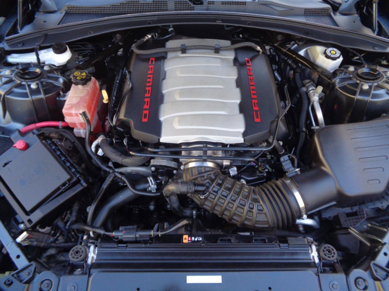 Used 2018 Chevrolet Camaro SS RWD image 9