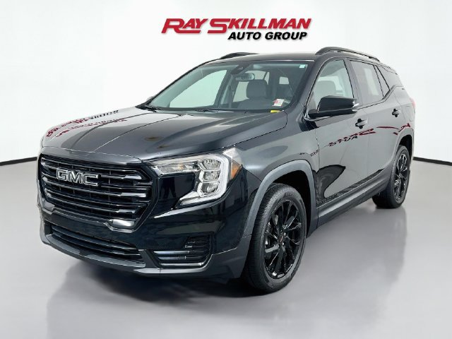 Used 2023 GMC Terrain SLE w/ Driver Convenience Package AWD/4WD image 3