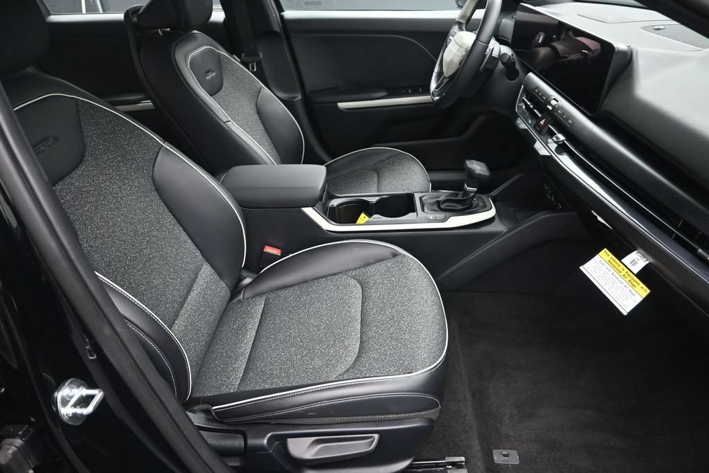 Certified 2025 Kia K4 EX w/ GT-Line Sunroof Package FWD image 40