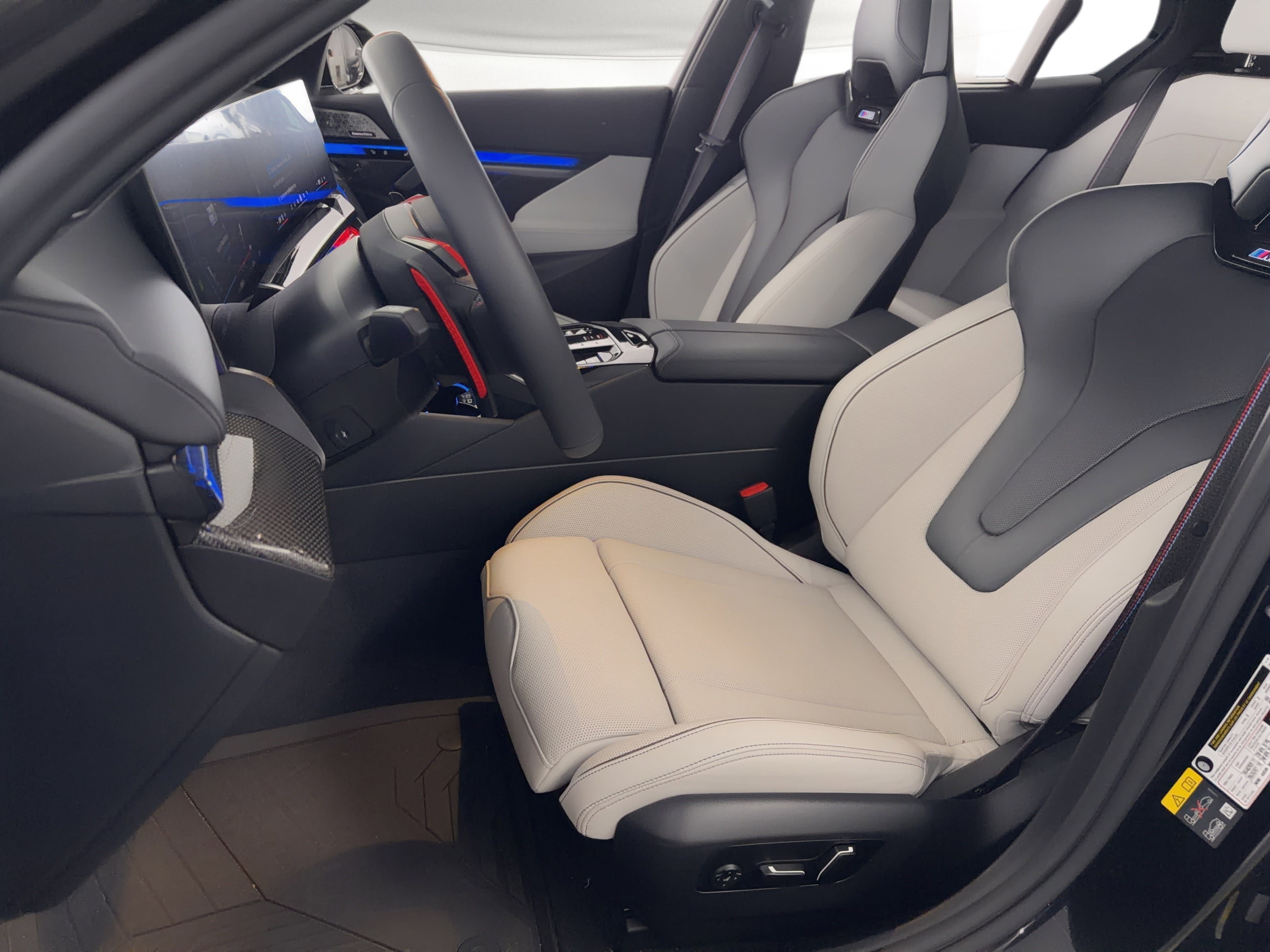 Used 2026 BMW M5 w/ Executive Package image 5