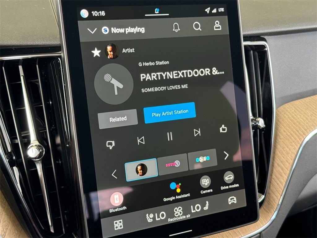 New 2026 Volvo XC60 B5 Plus w/ Protection Package Premier image 17