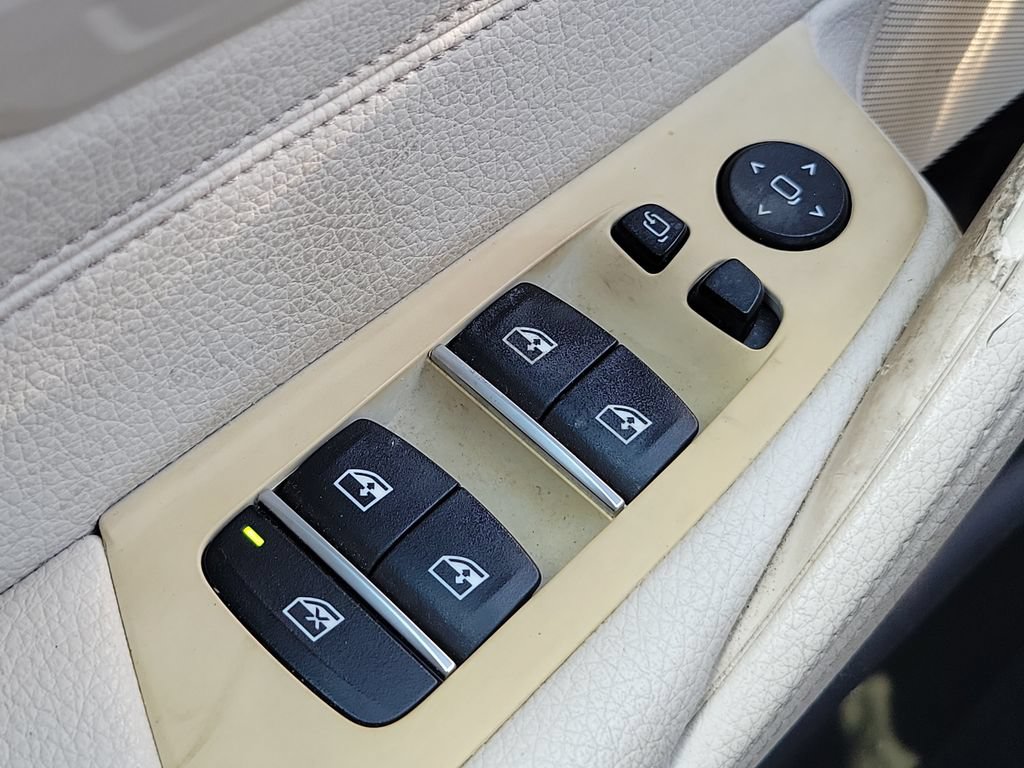 Used 2018 BMW 530i w/ Premium Package RWD image 26