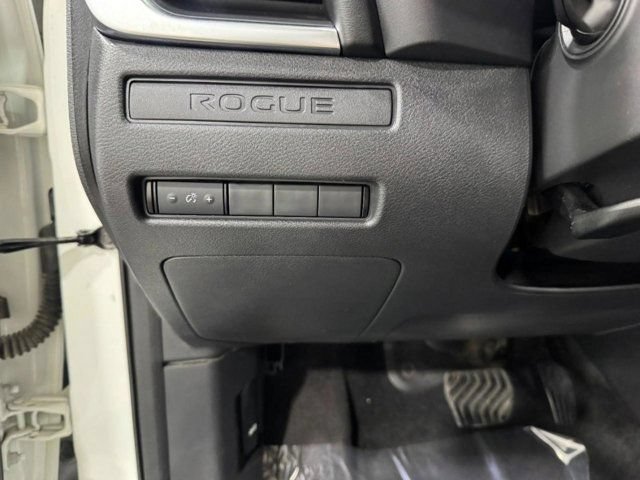 Used 2022 Nissan Rogue S FWD image 26