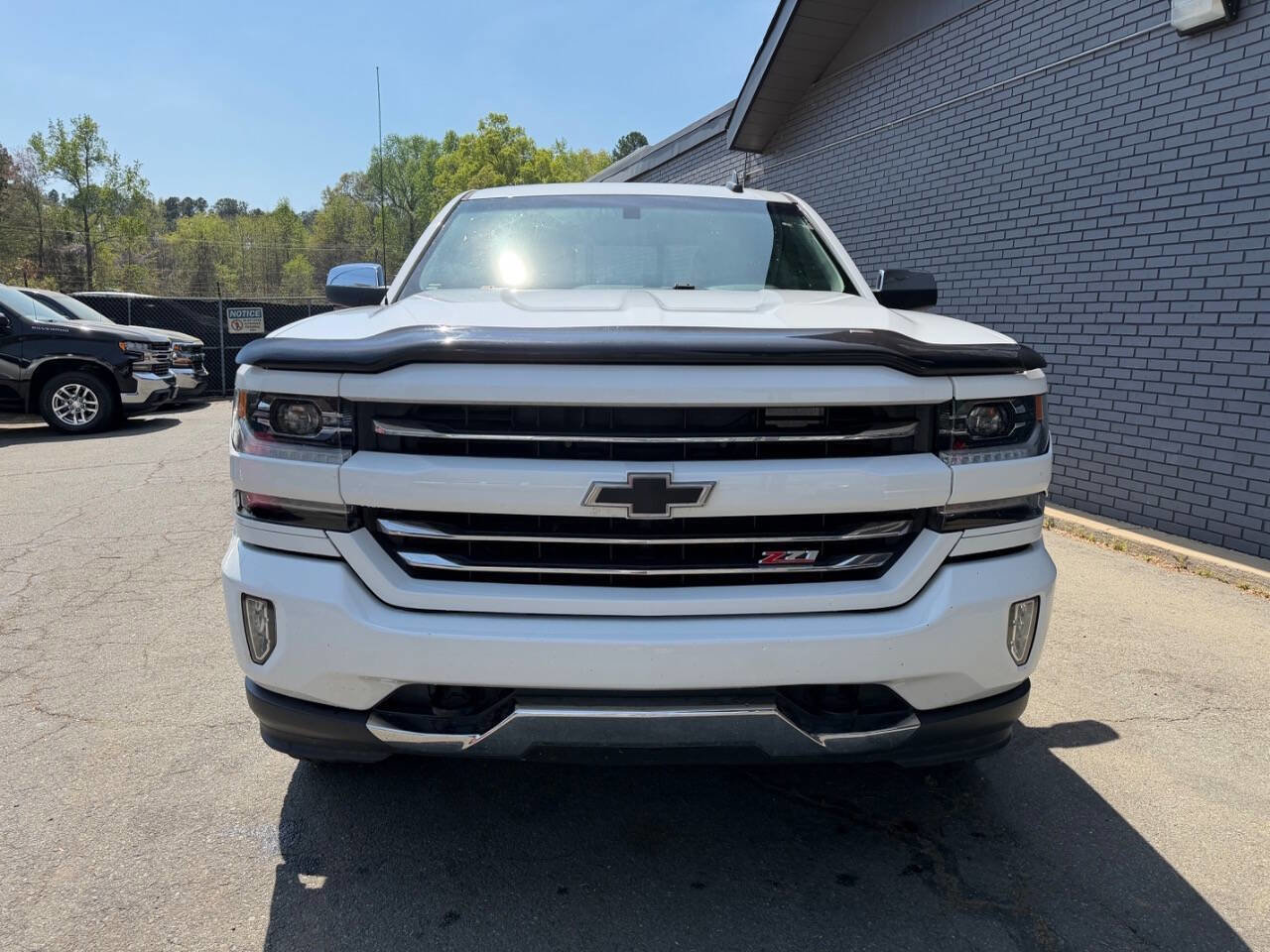 Used 2018 Chevrolet Silverado 1500 LTZ Z71 image 2