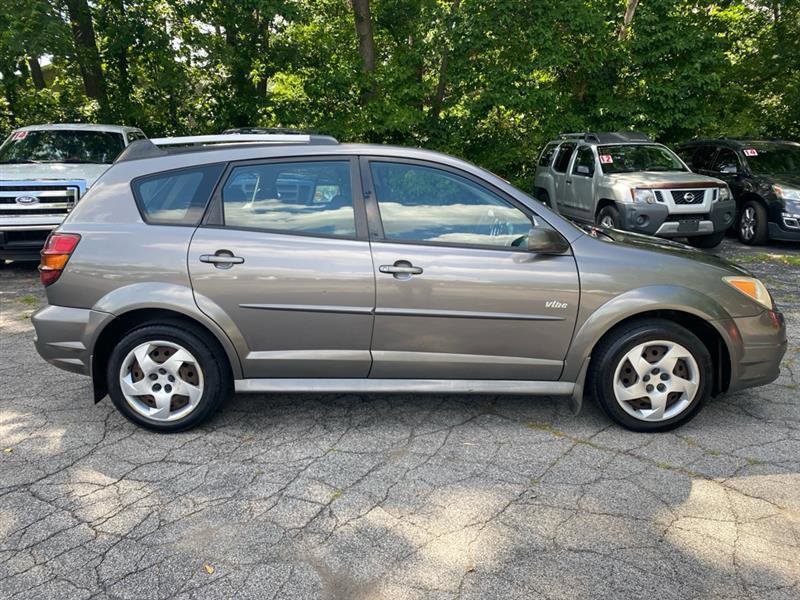 Used 2008 Pontiac Vibe w/ Preferred Package FWD image 4