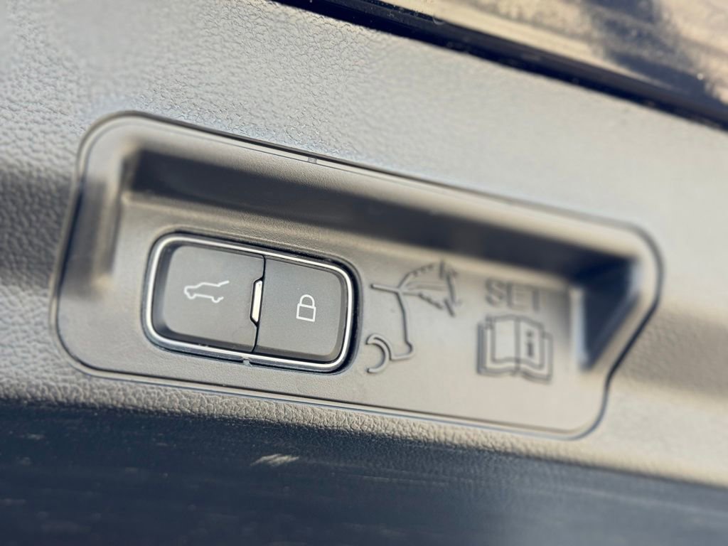 Used 2023 Ford Explorer XLT w/ Equipment Group 202A image 33