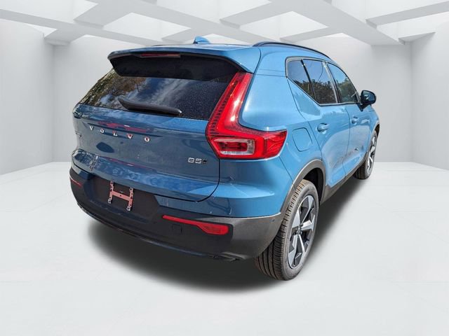 New 2025 Volvo XC40 B5 Plus w/ Protection Package Premier AWD/4WD image 3