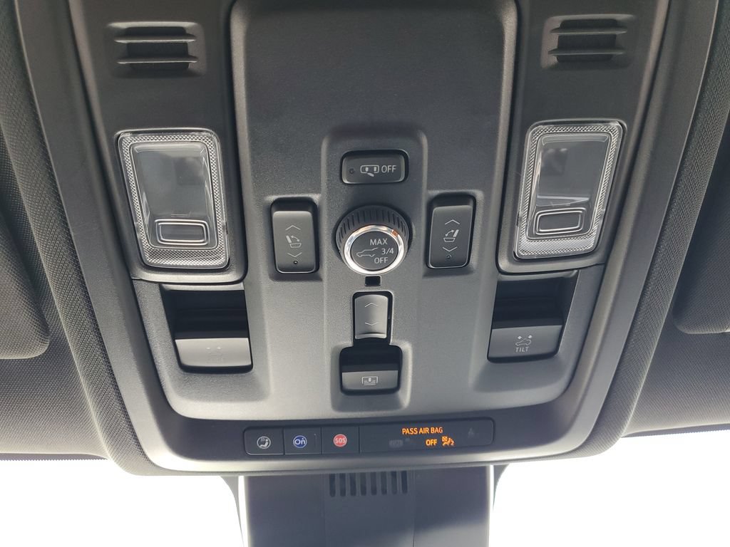Certified 2025 Chevrolet Suburban RST w/ RST Capability Package AWD/4WD image 22