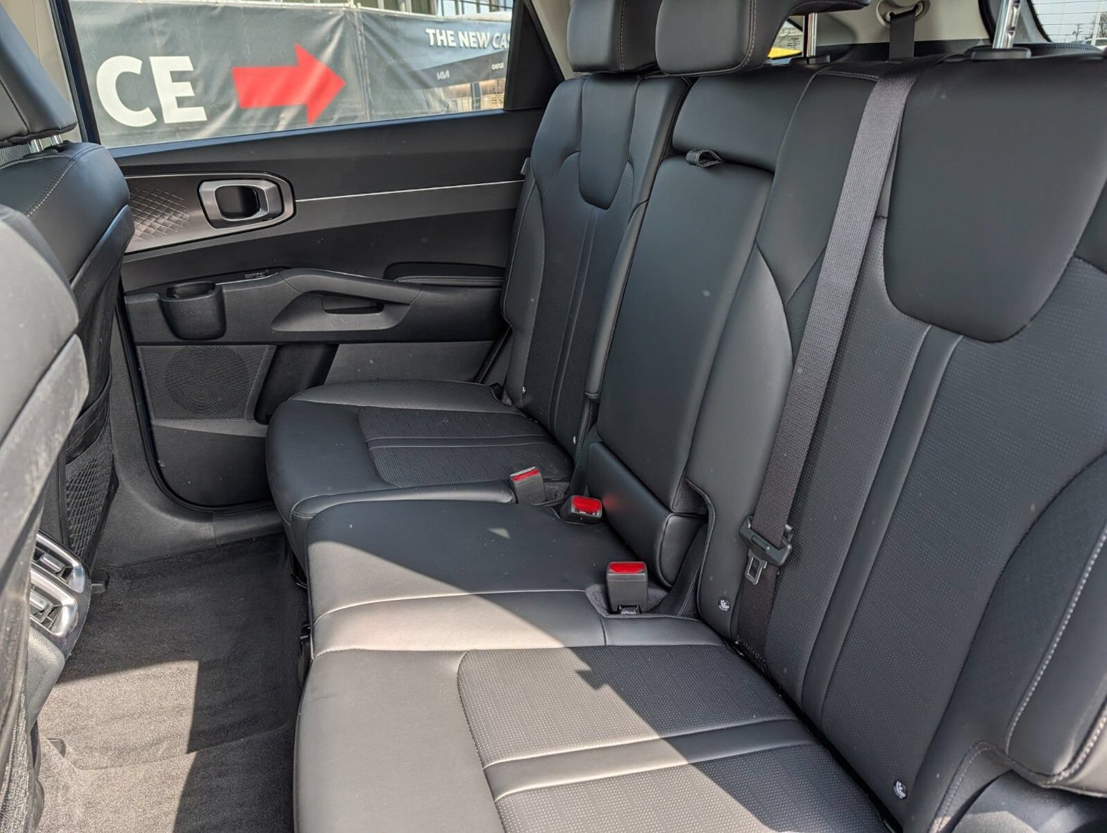 Used 2025 Kia Sorento S w/ Panoramic Sunroof Package FWD image 28