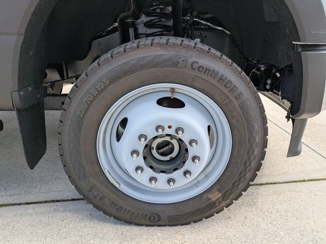 New 2026 Ford F550 4x4 Regular Cab Super Duty image 11