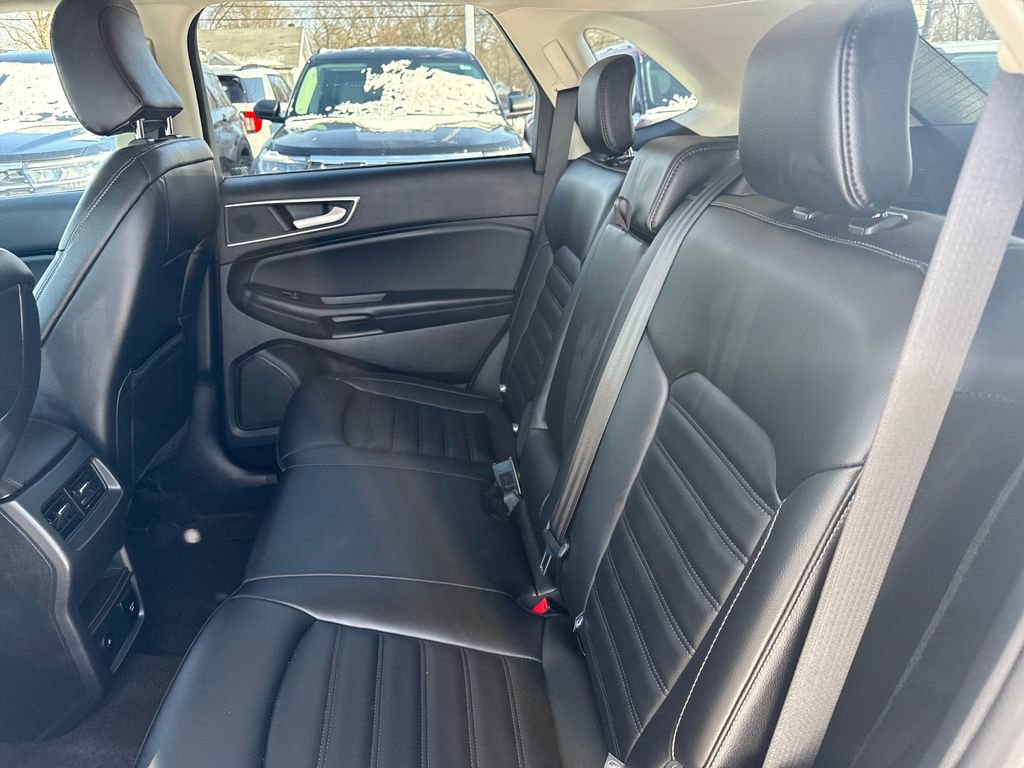 Used 2024 Ford Edge SEL w/ Convenience Package image 17