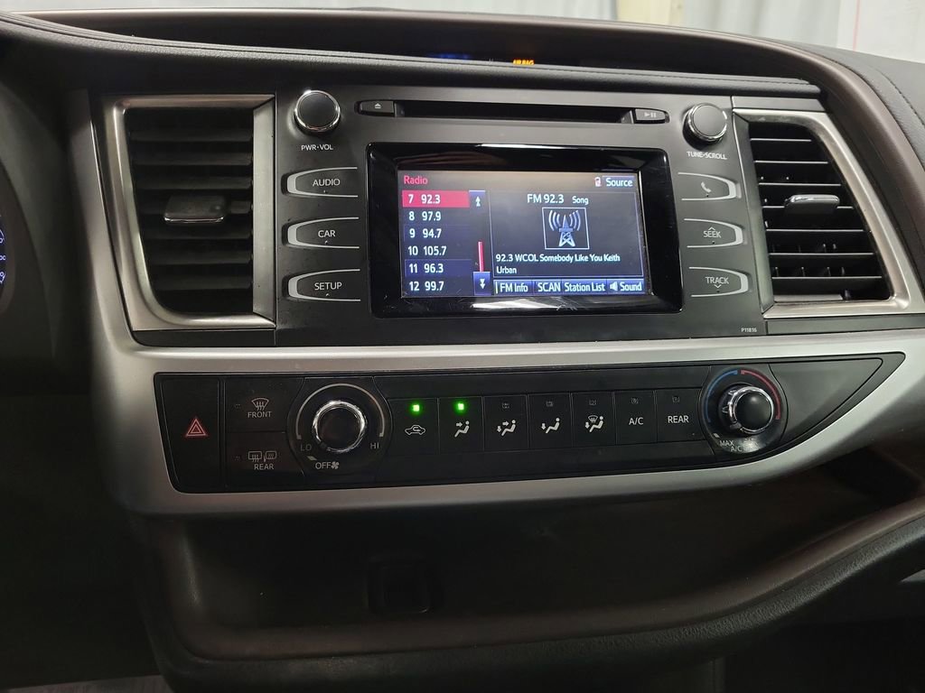Used 2019 Toyota Highlander LE FWD image 15