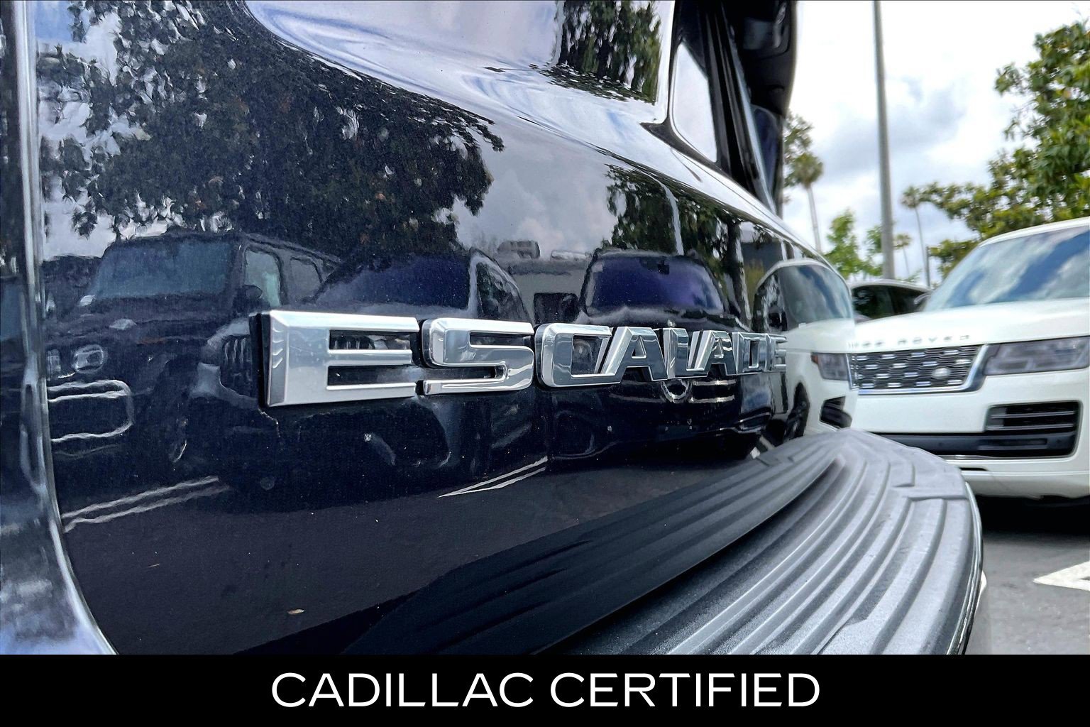 Certified 2023 Cadillac Escalade Premium Luxury AWD/4WD image 30
