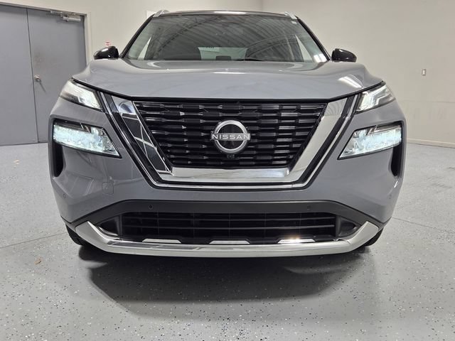 Used 2023 Nissan Rogue Platinum FWD image 2