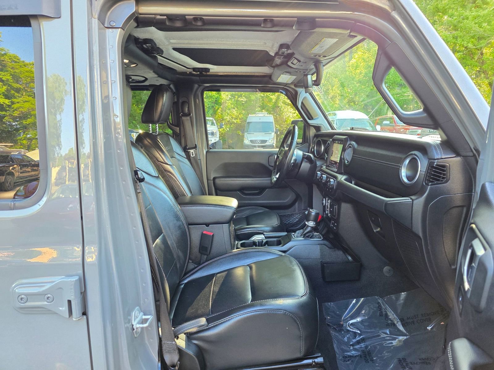 Used 2020 Jeep Gladiator Overland AWD/4WD image 29