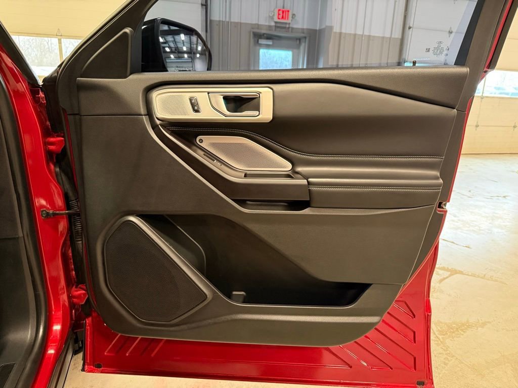 Used 2020 Ford Explorer ST w/ ST Street Pack image 39