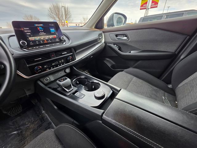 Used 2023 Nissan Rogue SV image 21