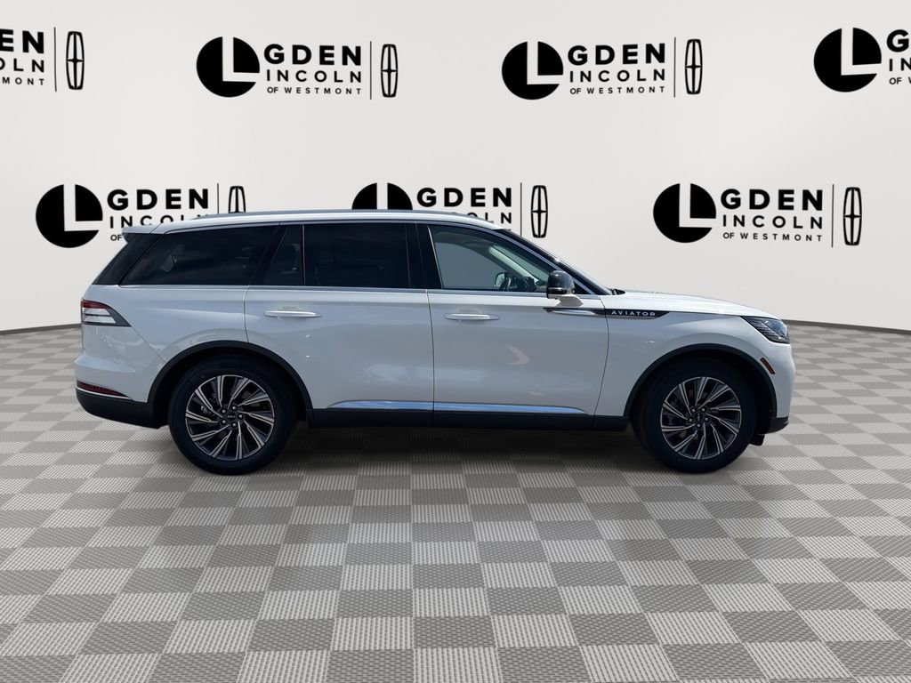 Used 2026 Lincoln Aviator 2WD image 9