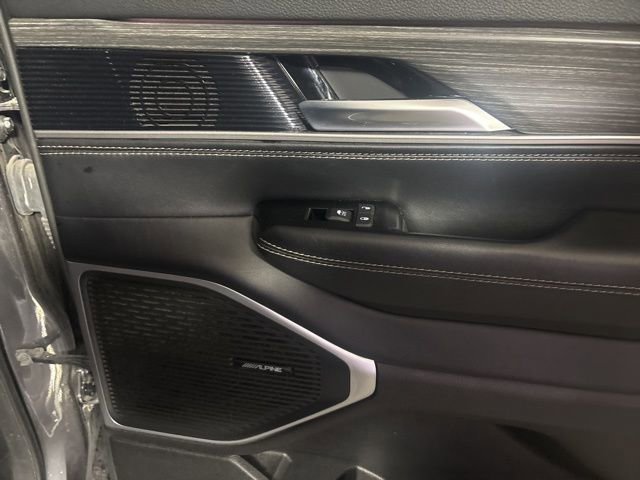 Used 2024 Jeep Wagoneer L Series II w/ Flexible Seating Group AWD/4WD image 25