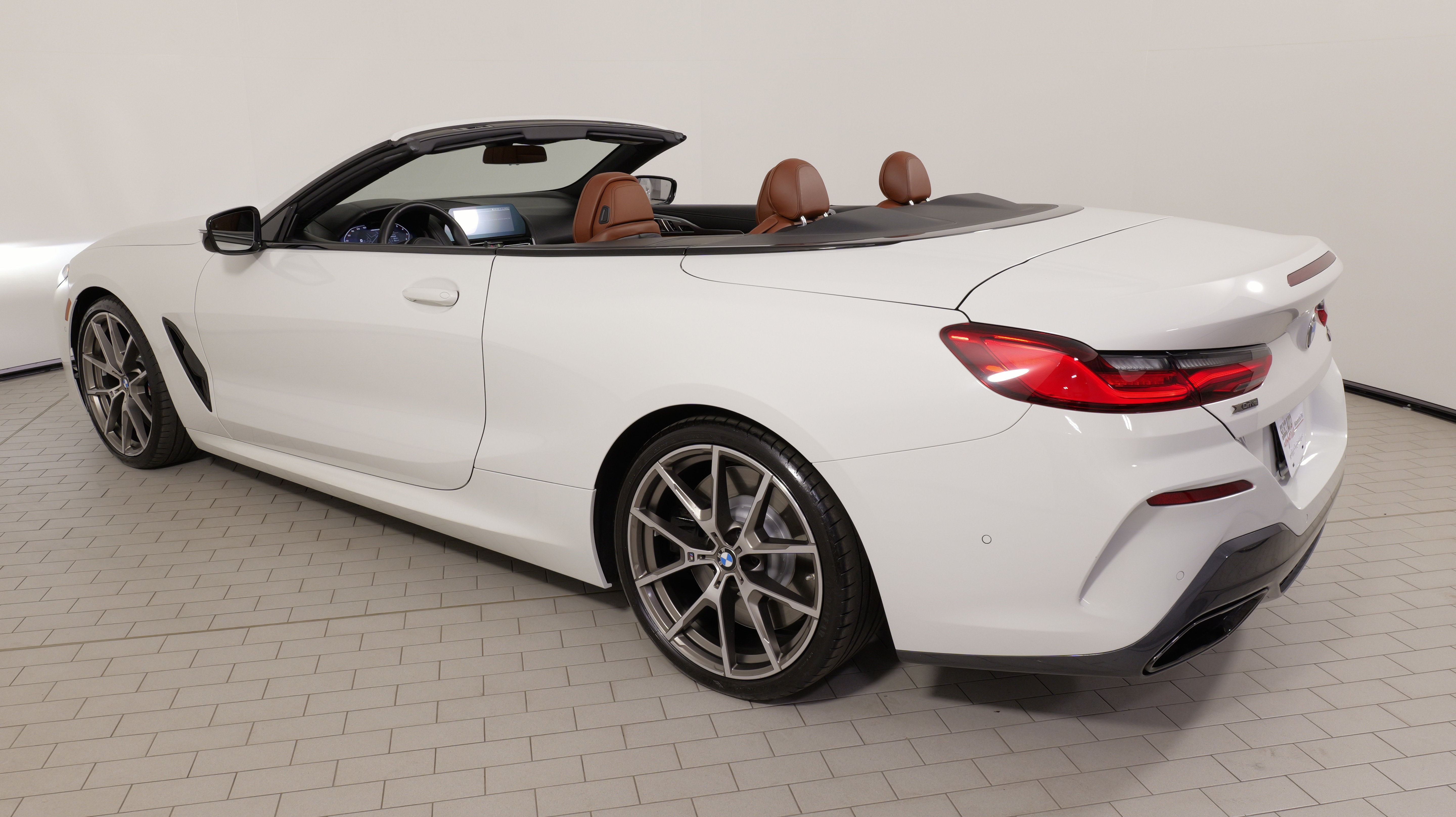 Used 2022 BMW M850i xDrive Convertible AWD/4WD image 17