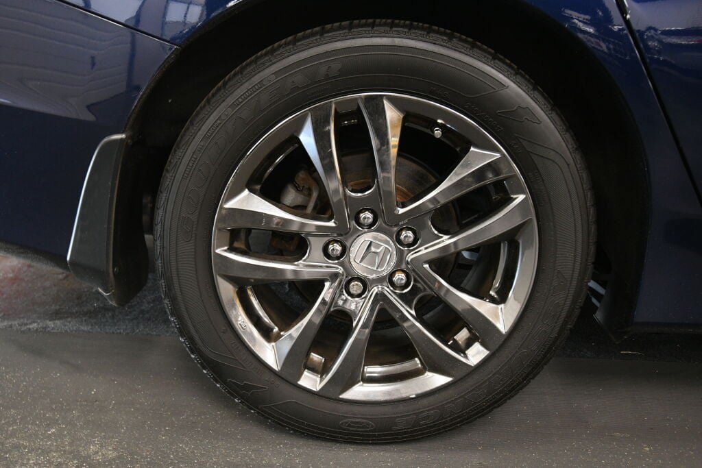 Used 2024 Subaru Crosstrek 2.0i Premium AWD/4WD image 33