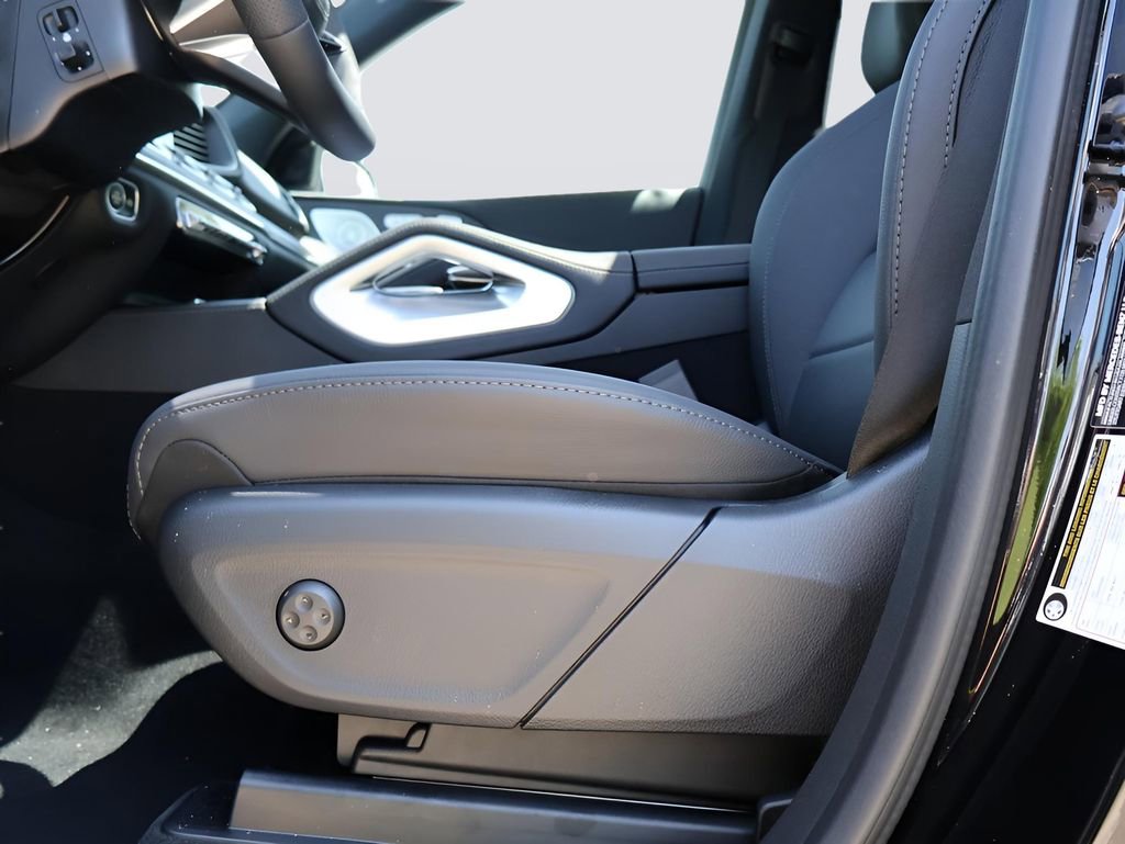 Certified 2025 Mercedes-Benz GLS 450 4MATIC image 41