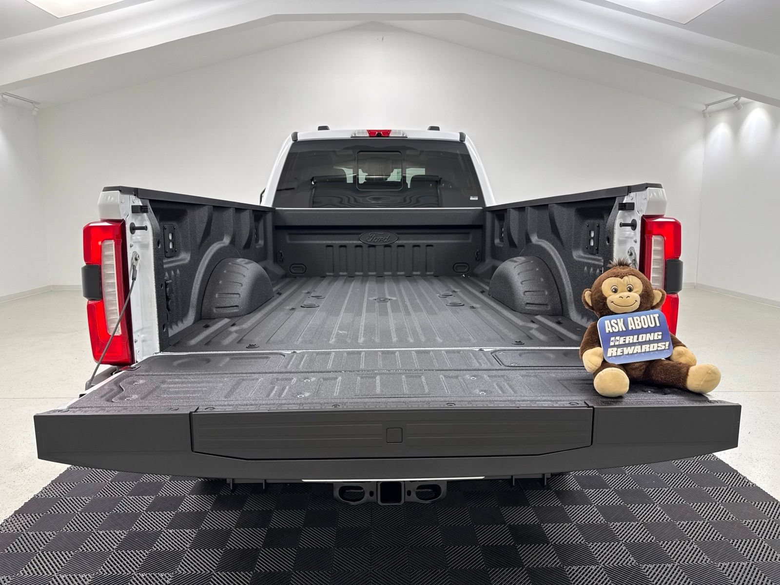New 2026 Ford F350 Lariat w/ Black Appearance Package AWD/4WD image 9