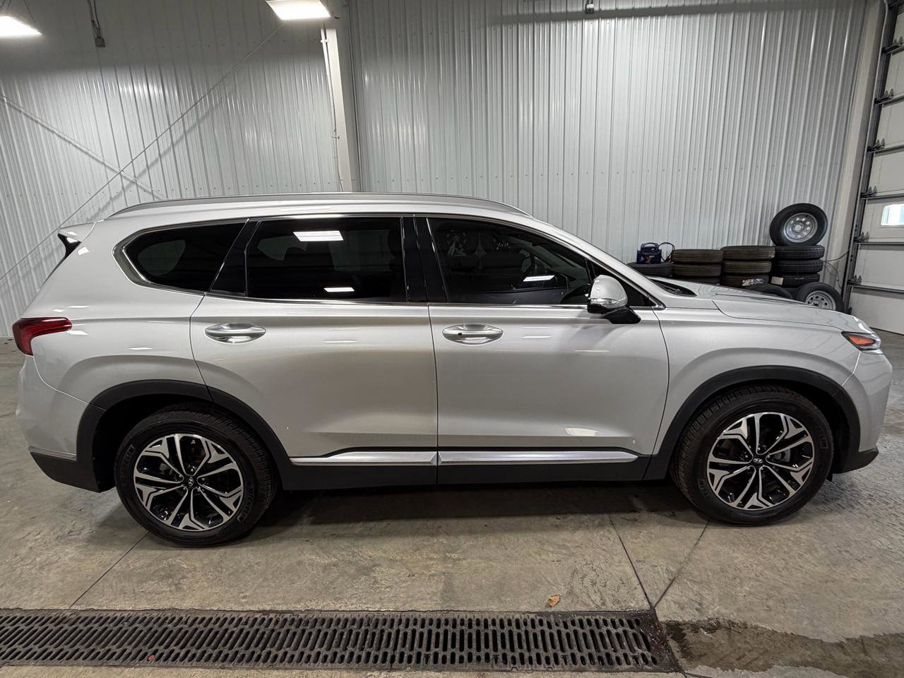 Used 2019 Hyundai Santa Fe Limited AWD/4WD image 5