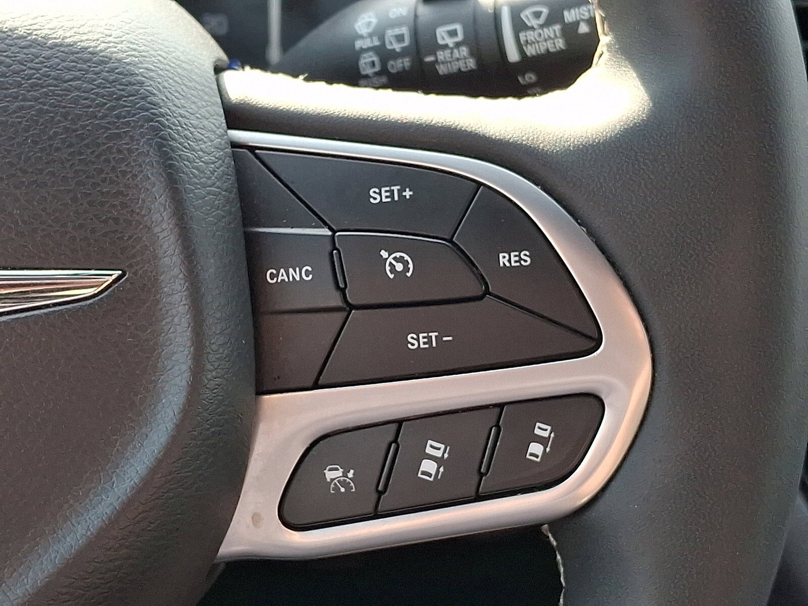 Used 2025 Chrysler Pacifica Select FWD image 23