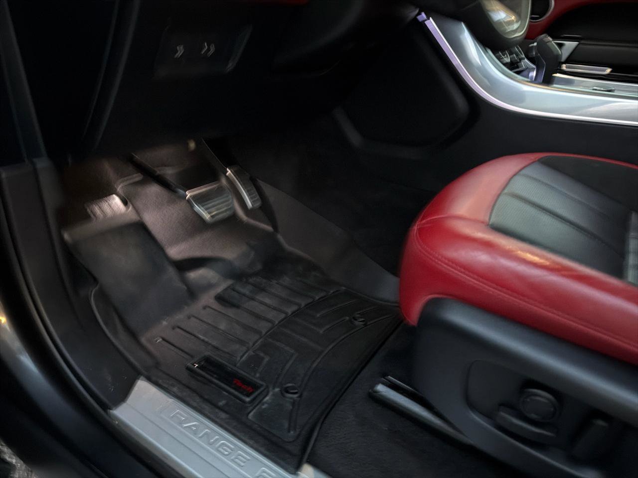 Used 2020 Land Rover Range Rover Sport HST image 25