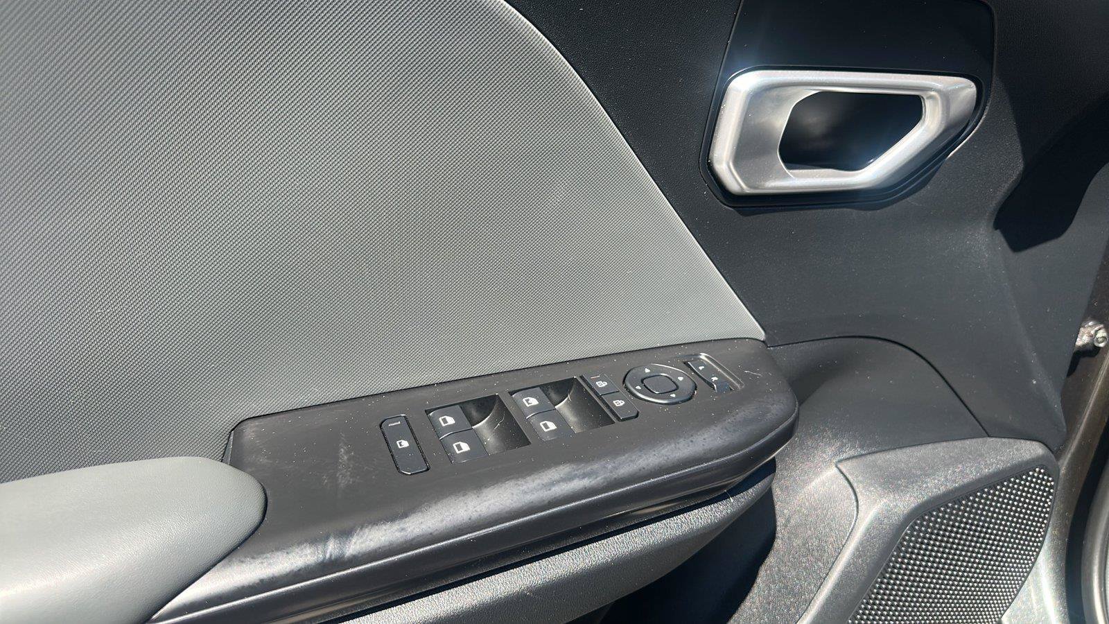Used 2025 Kia K4 FWD image 23