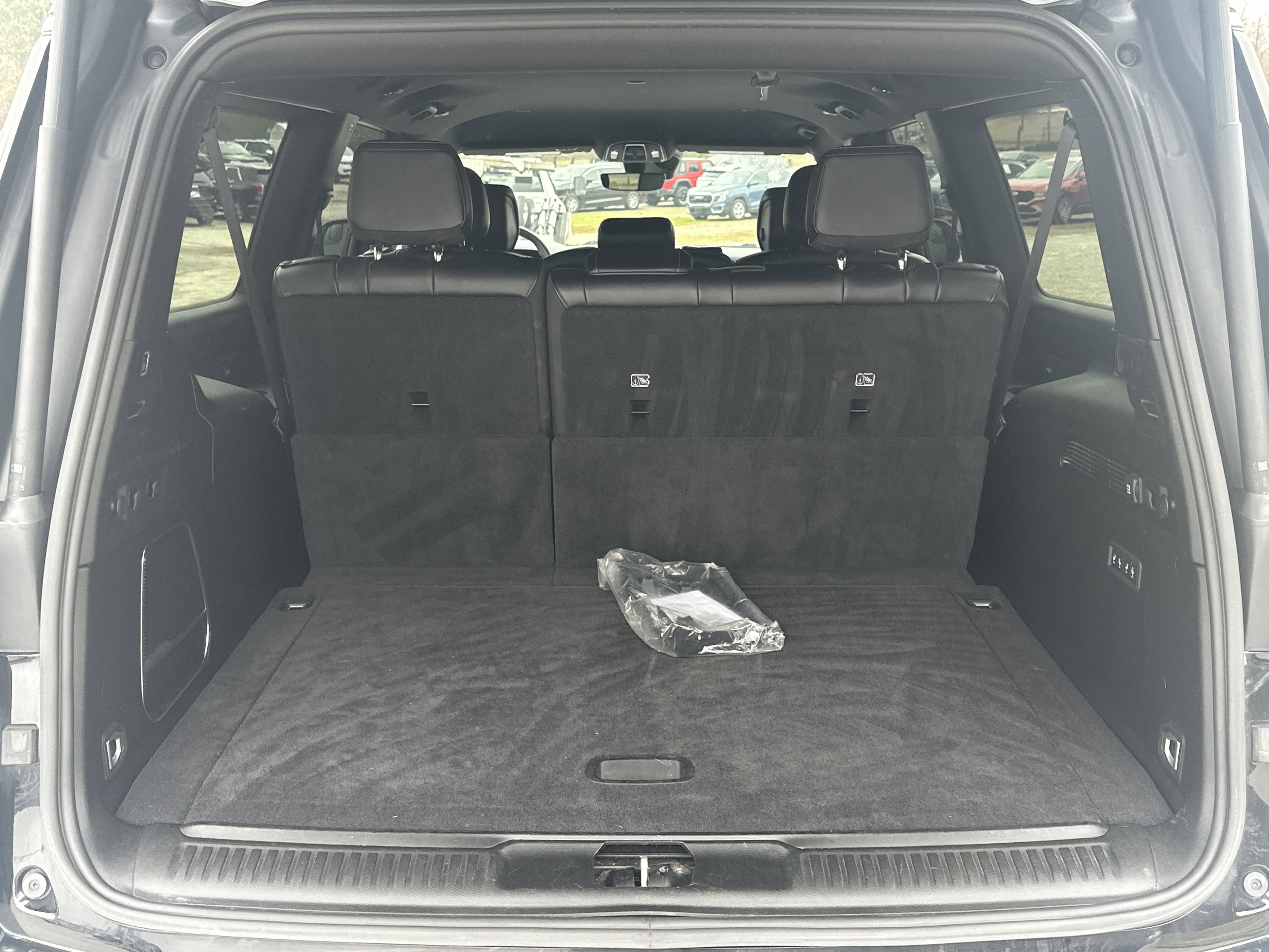 Used 2024 Jeep Wagoneer L Series II image 18