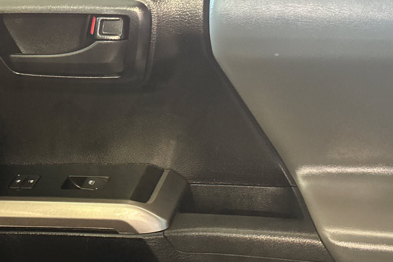 Used 2021 Toyota Tacoma SR5 RWD image 20