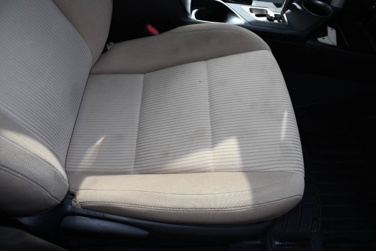 Used 2015 Toyota RAV4 XLE AWD/4WD image 23
