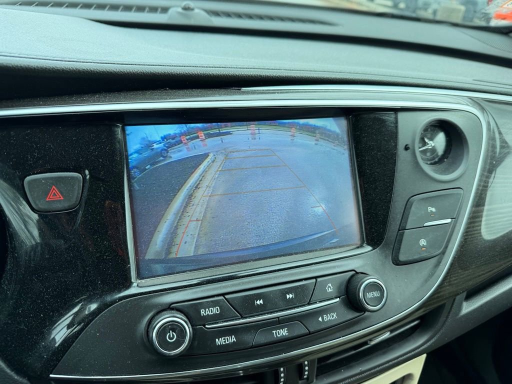 Used 2020 Buick Envision Preferred w/ LPO, Cargo Package FWD image 22