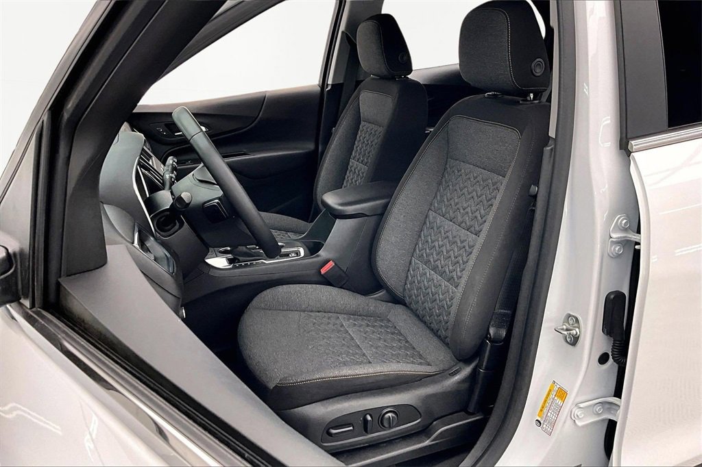 Used 2023 Chevrolet Equinox LT image 25