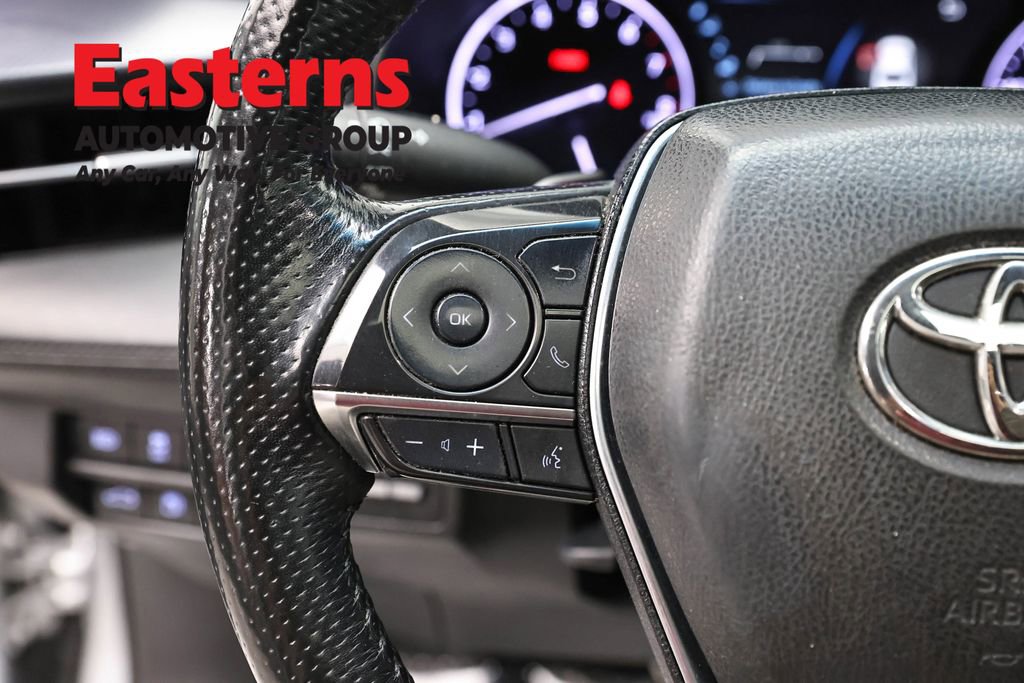 Used 2021 Toyota Avalon XSE image 15