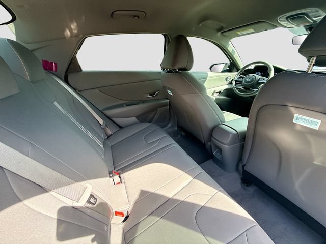 Certified 2025 Hyundai Elantra SEL FWD image 25