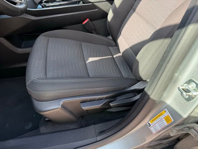 Used 2025 Chevrolet Equinox LT w/ Safety and Technology Package image 16