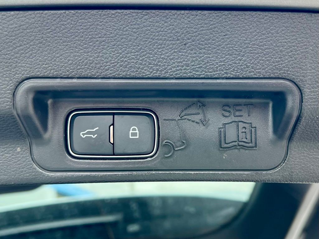 Used 2021 Ford Explorer XLT w/ Equipment Group 202A image 39