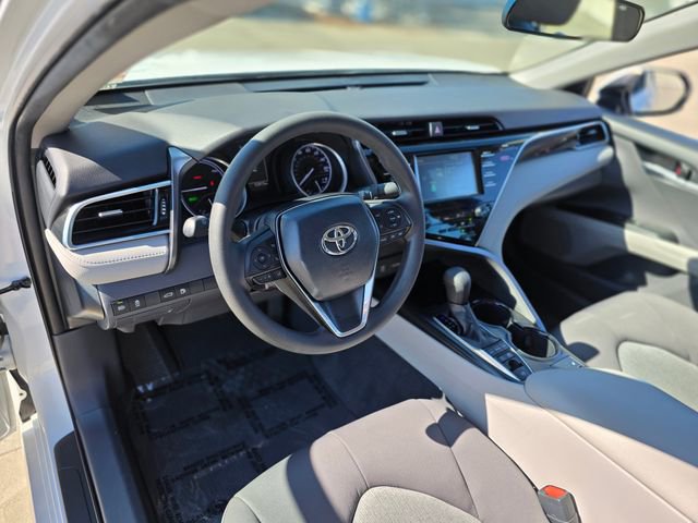 Used 2018 Toyota Camry LE image 18
