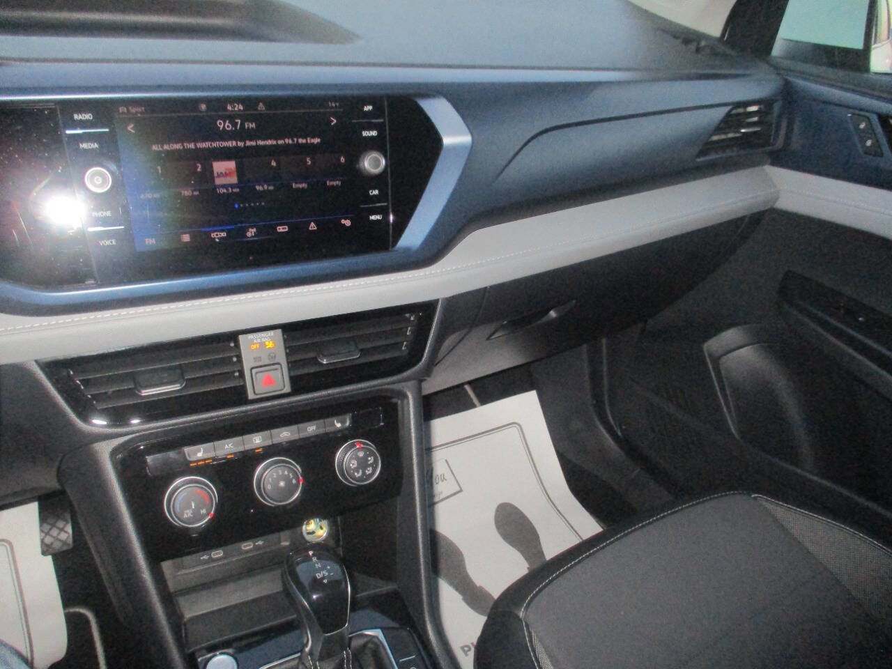 Used 2023 Volkswagen Taos SE image 18