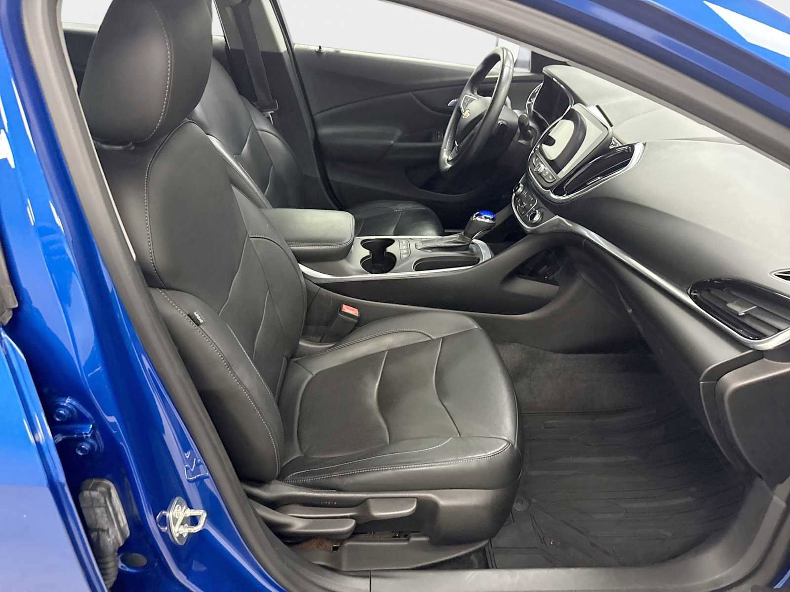 Used 2017 Chevrolet Volt Premier w/ Driver Confidence II Package FWD image 25