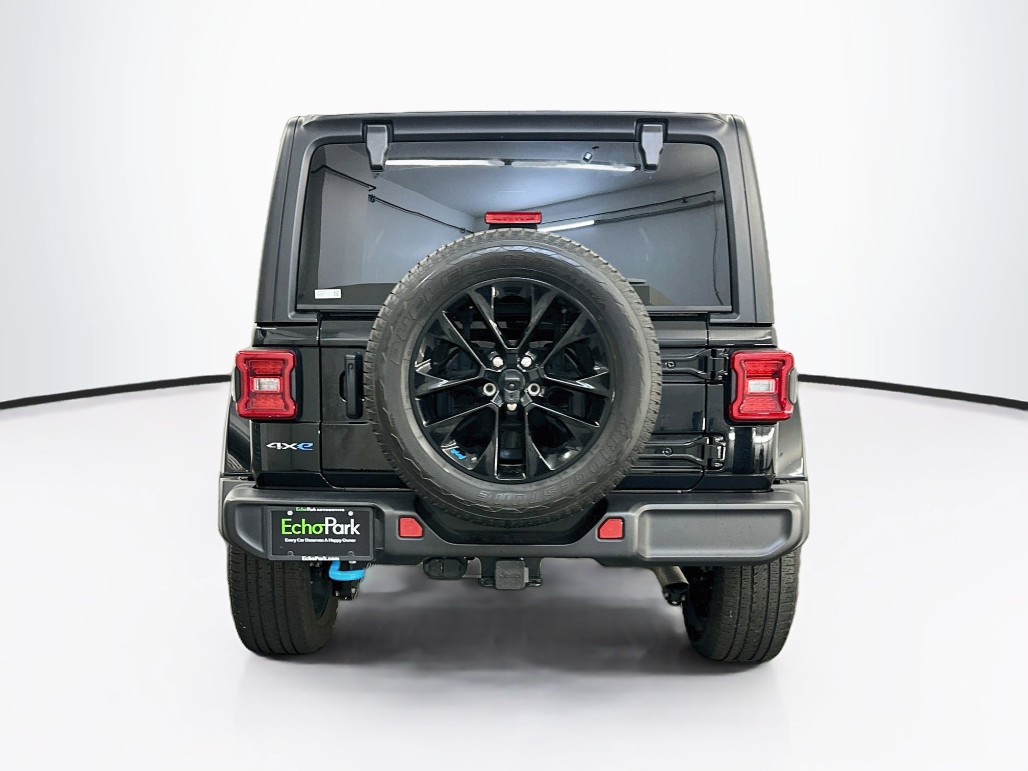 Used 2023 Jeep Wrangler Unlimited Sahara AWD/4WD image 7