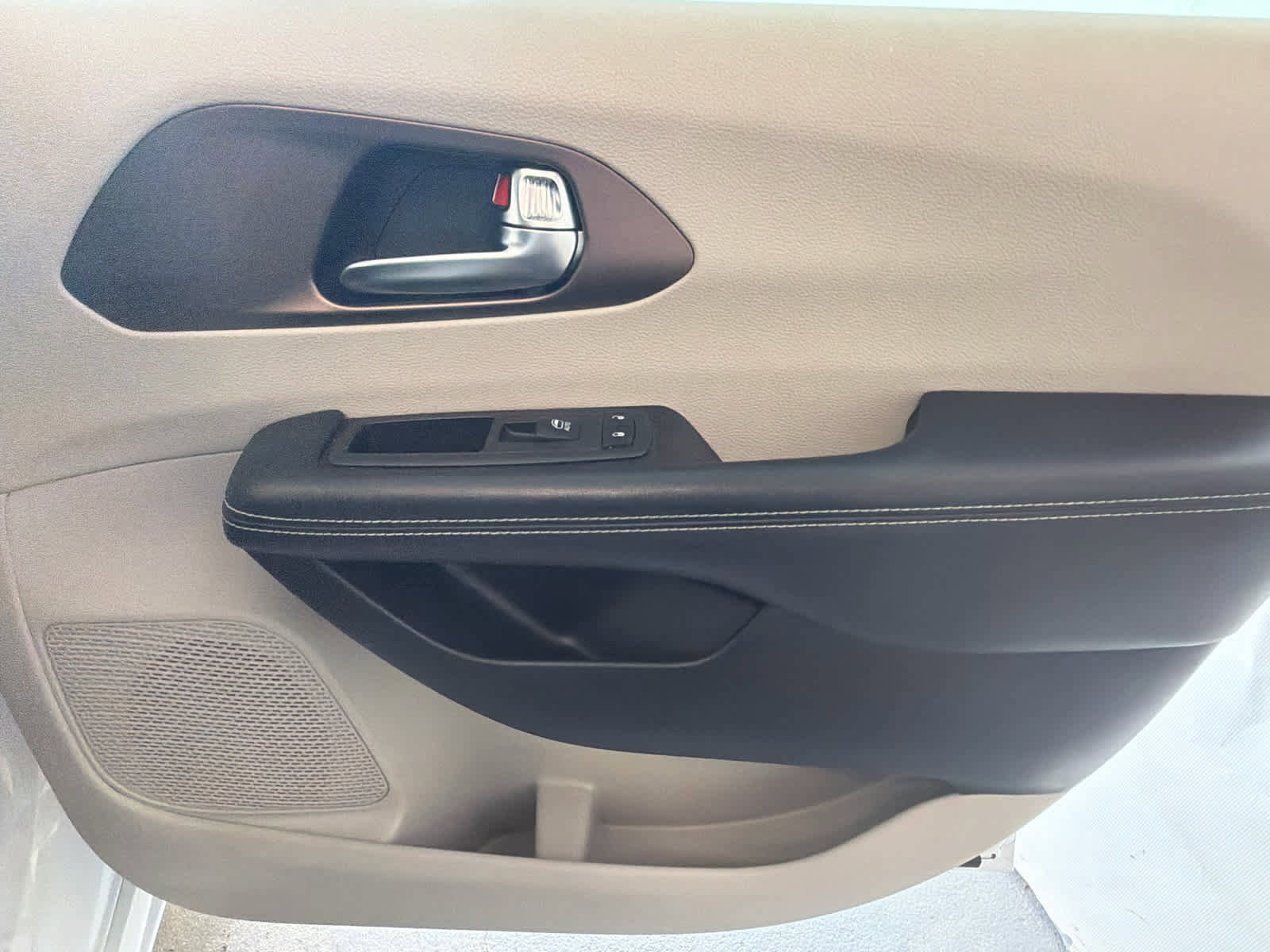 Used 2023 Chrysler Voyager LX FWD image 29