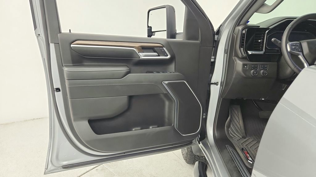 Used 2024 Chevrolet Silverado 2500 LT w/ Texas Edition AWD/4WD image 28