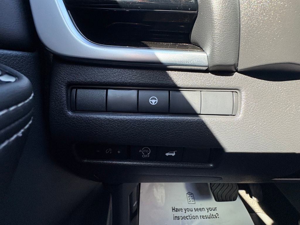 Used 2023 Nissan Rogue SL w/ SL Premium Package image 25