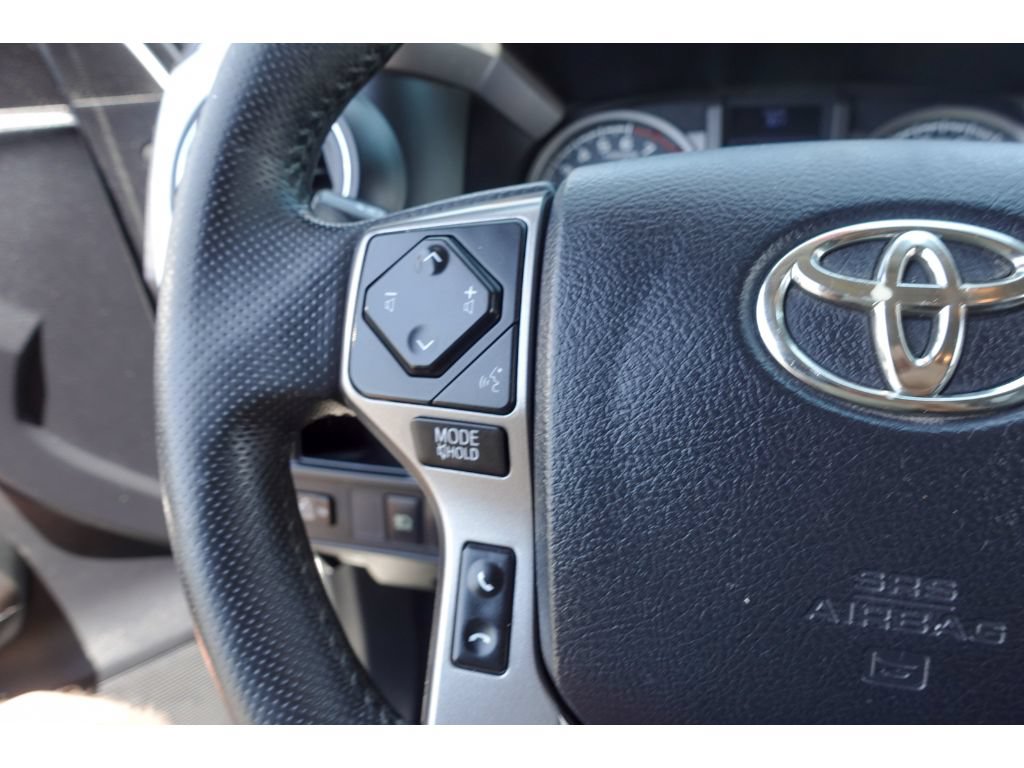 Used 2018 Toyota Tacoma SR5 RWD image 15